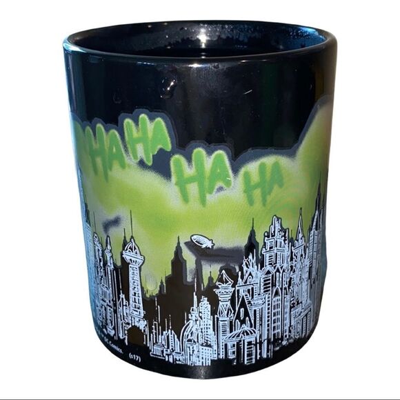 ZAK! Hot and Cold Batman Mug - Picture 2 of 8
